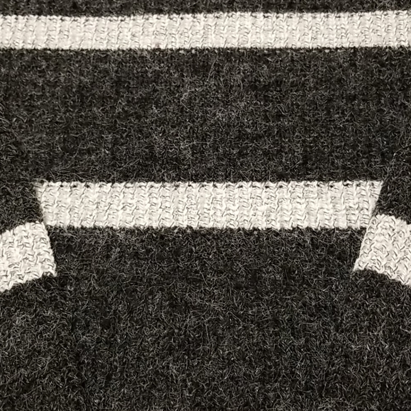 Wide Striped V neck sweater - Picture 2 of 2